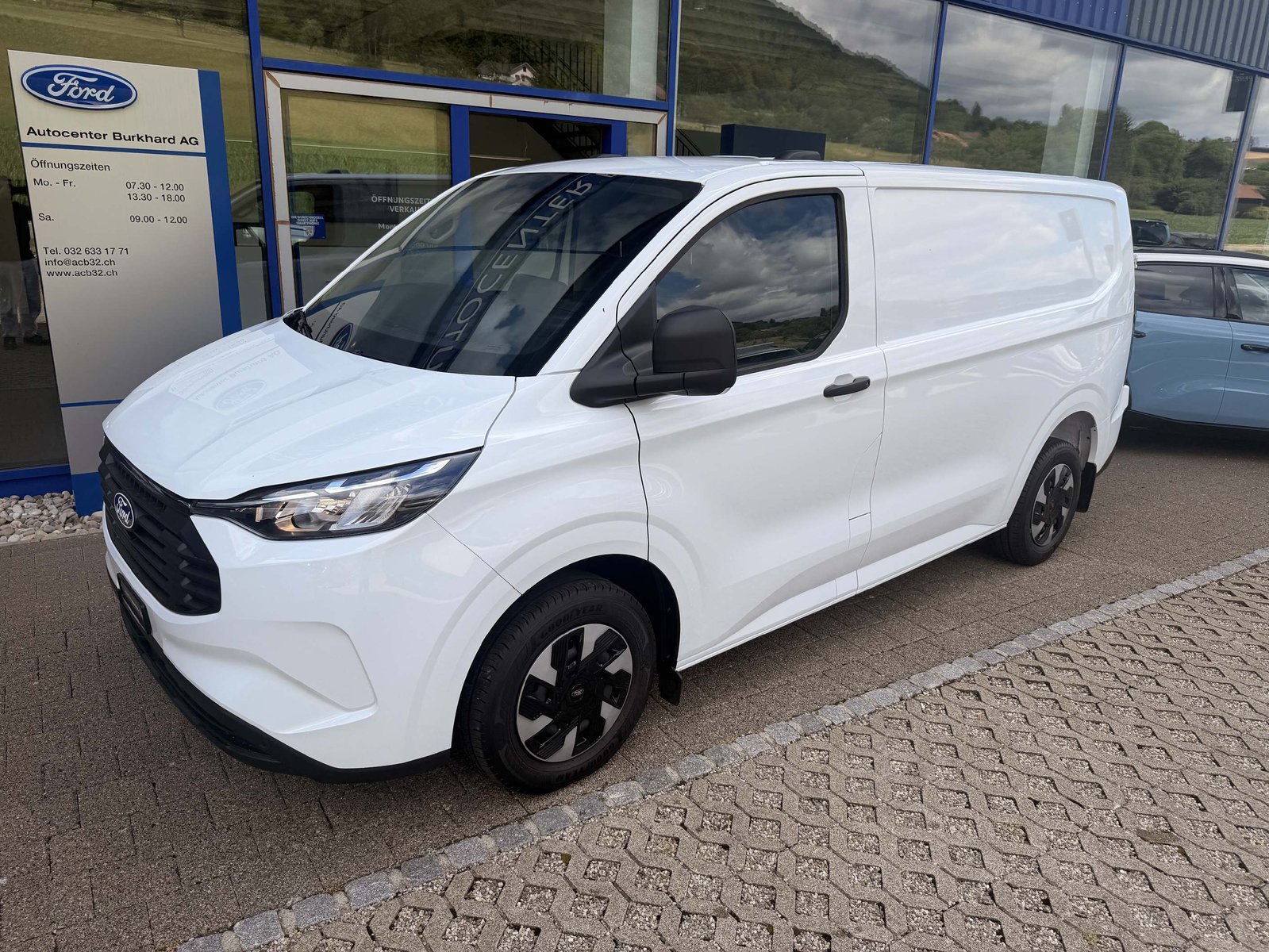 FORD Transit C Van 320 L1 2.5 Duratec 233 Trend PHEV, Plug-in-Hybrid Petrol/Electric, Ex-demonstrator, Automatic - 2