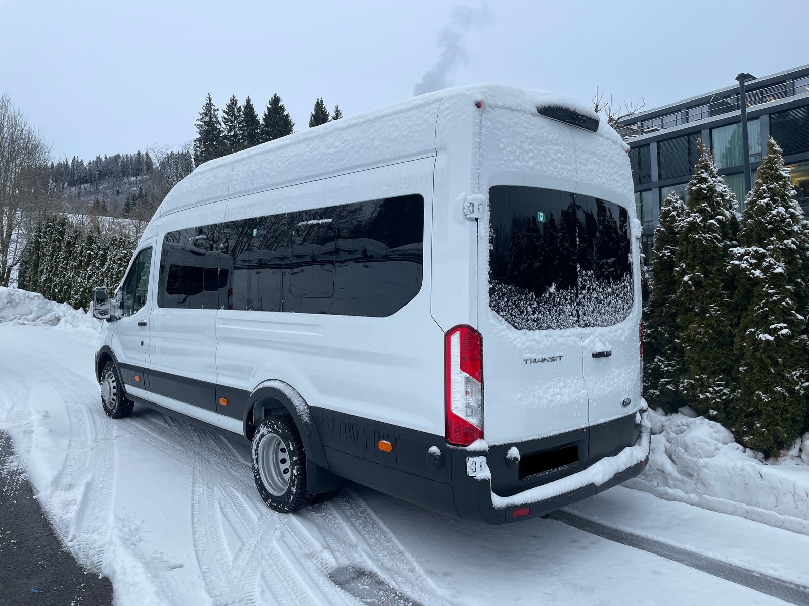 FORD Transit 460 L4 RWD A mit Standheizung und Sitzheizung