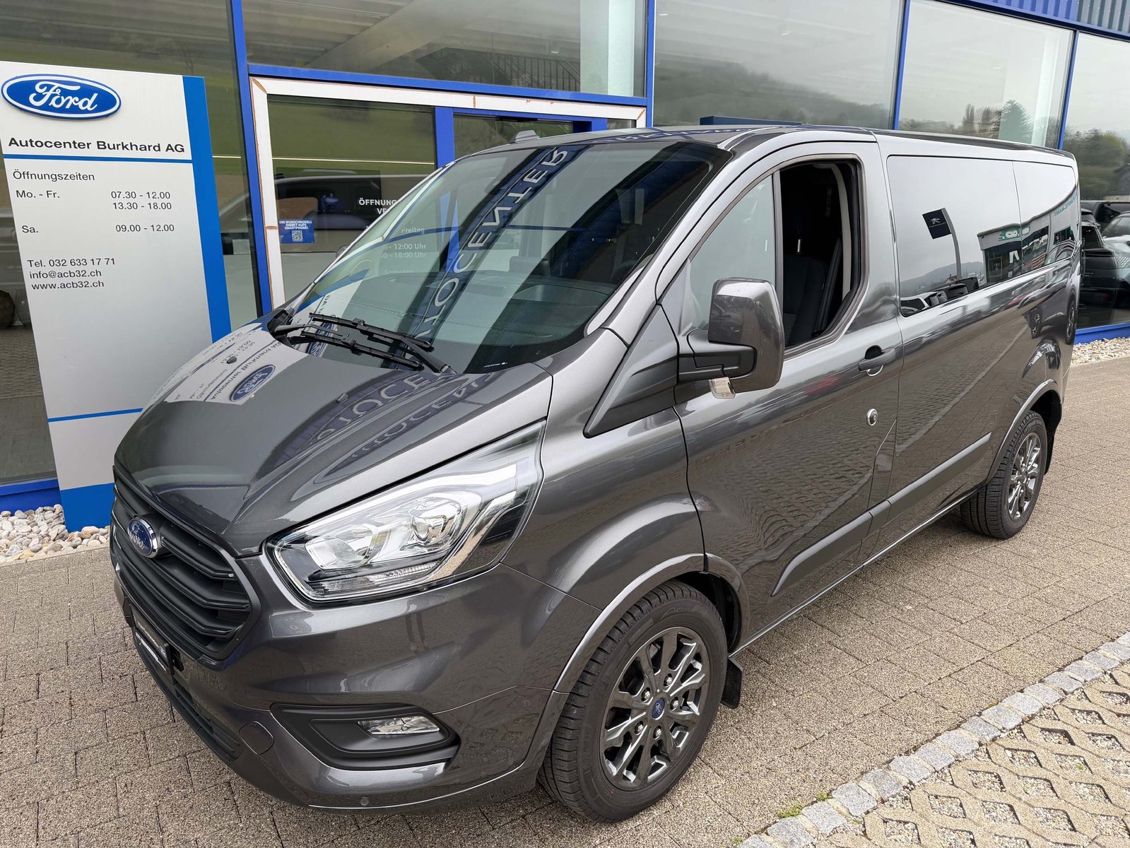 FORD Transit C Kombi 9 Plätzer, Anhängelast 2'800kg, Diesel, Second hand / Used, Automatic - 2