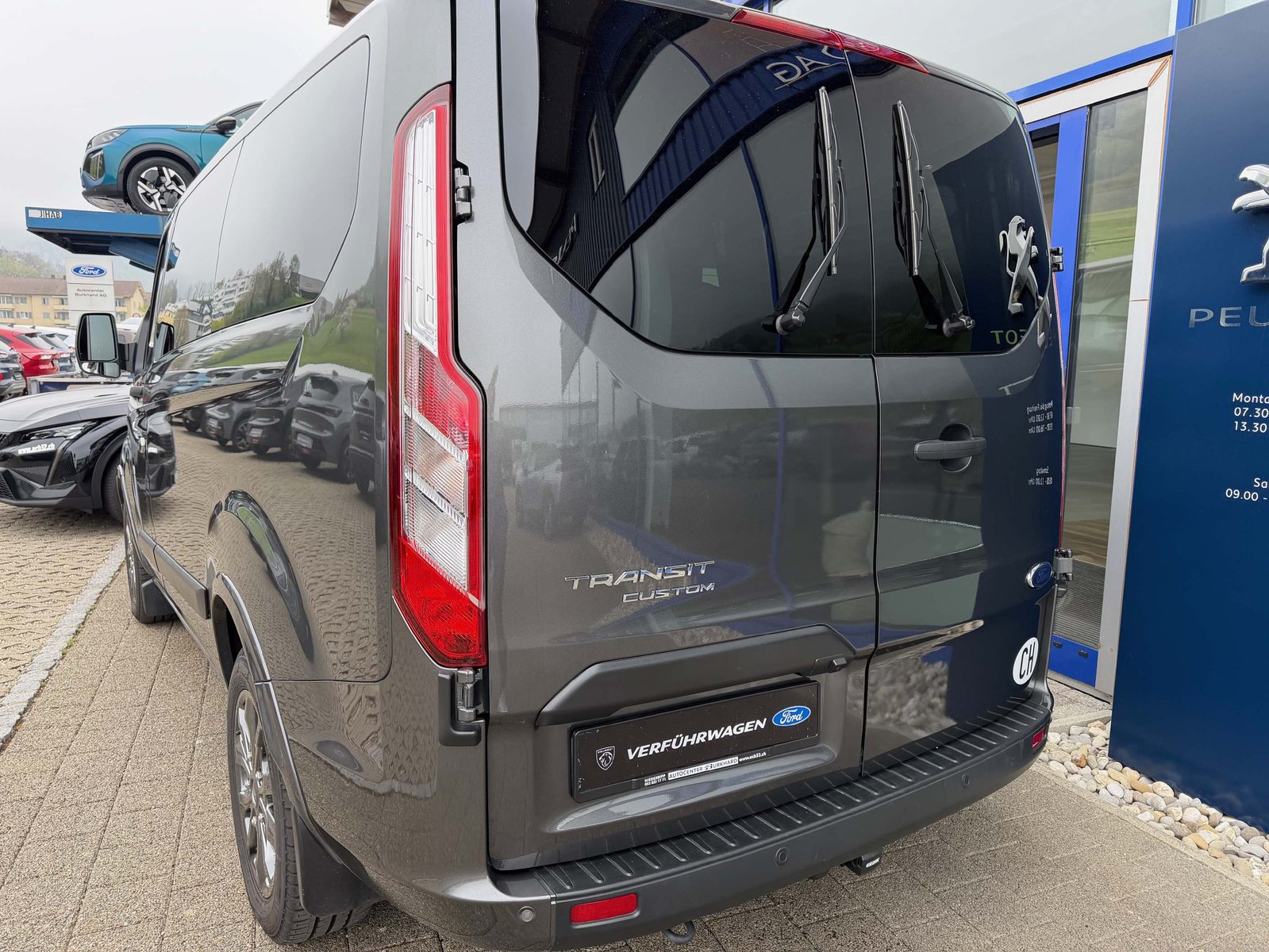 FORD Transit C Kombi 9 Plätzer, Anhängelast 2'800kg, Diesel, Second hand / Used, Automatic - 4