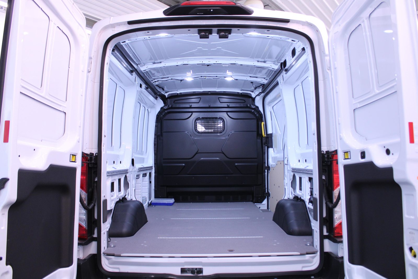 FORD E-Transit Van 350 L2H2 67kWh Trend, Elettrica, Auto dimostrativa, Automatico - 4