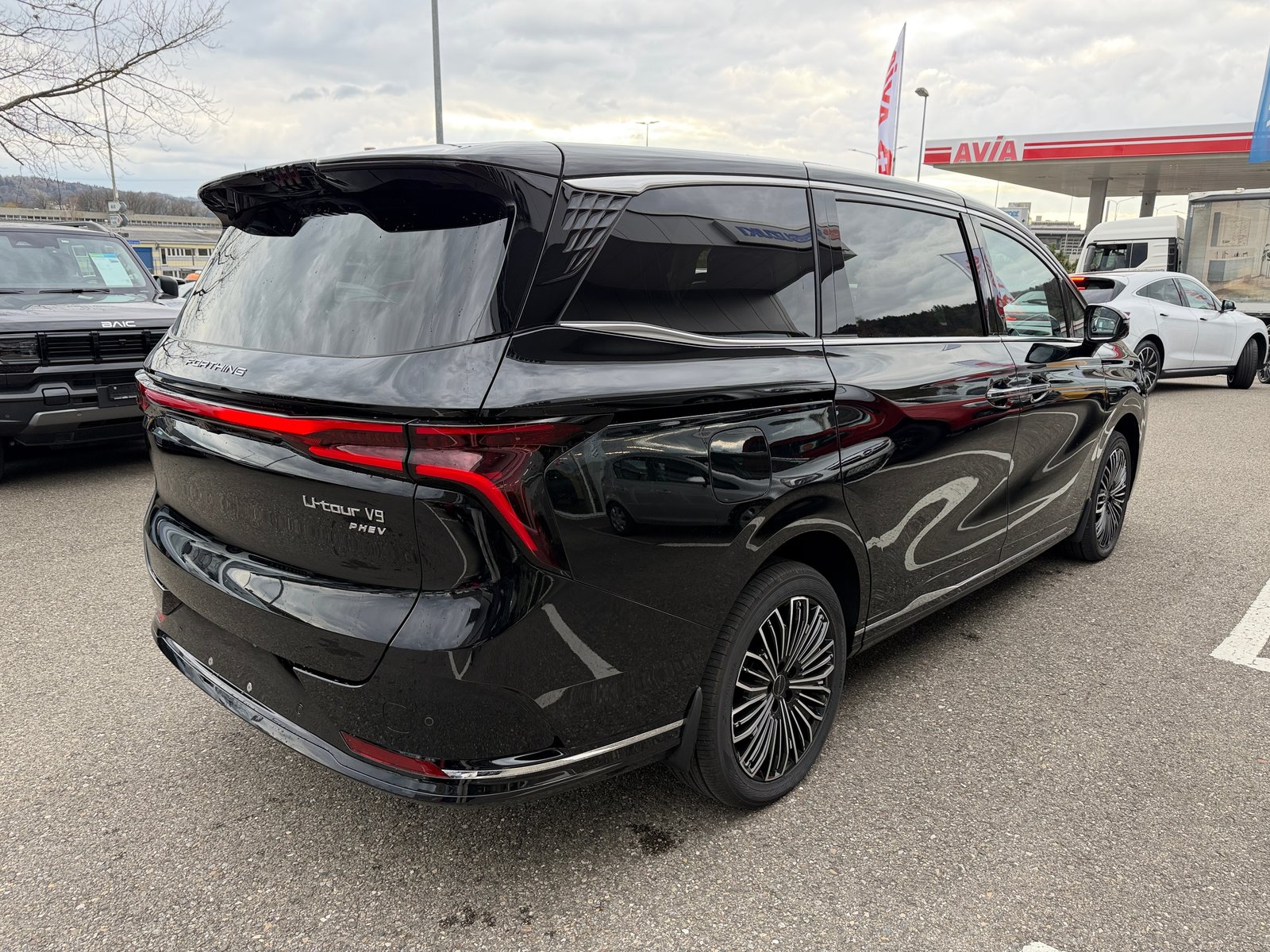 FORTHING 9 1.5T PHEV 7 Sitze Full Option Plugin 0.99 Leasing, Plug-in-Hybrid Benzin/Elektro, Neuwagen, Automatik - 7