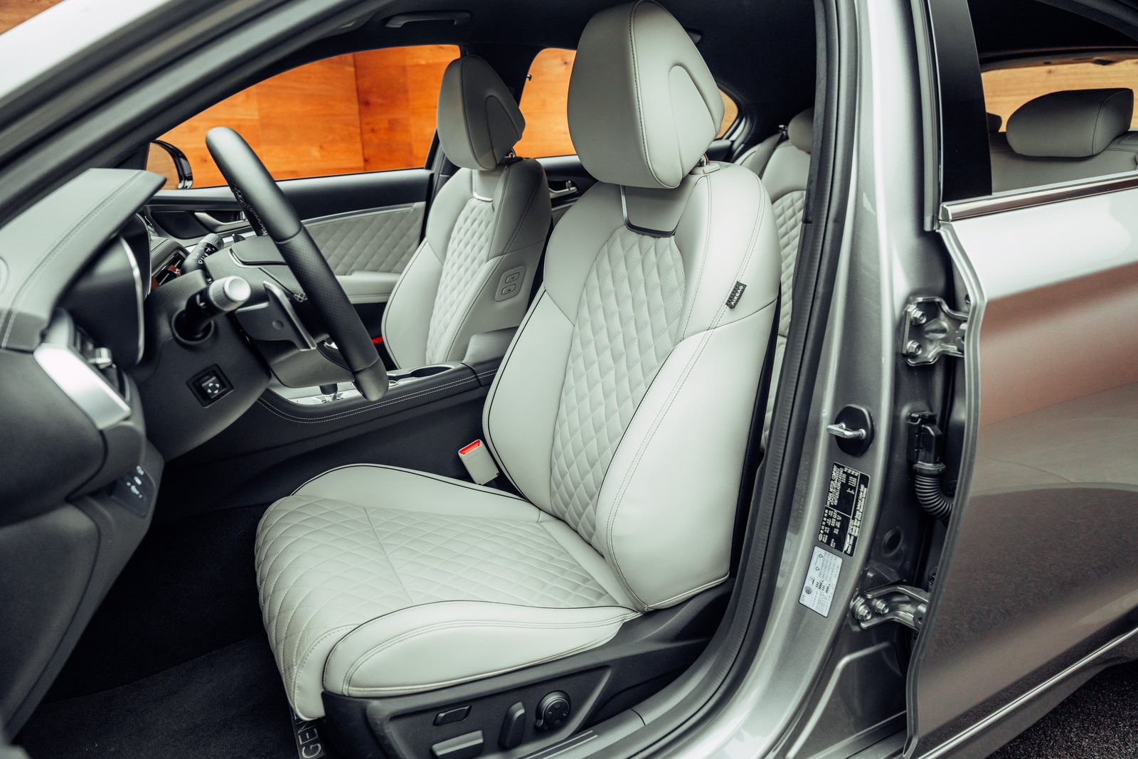 GENESIS G70 Shooting Brake 2.0 T Plus Sport AT8 AWD, Benzin, Occasion / Gebraucht, Automatik - 6