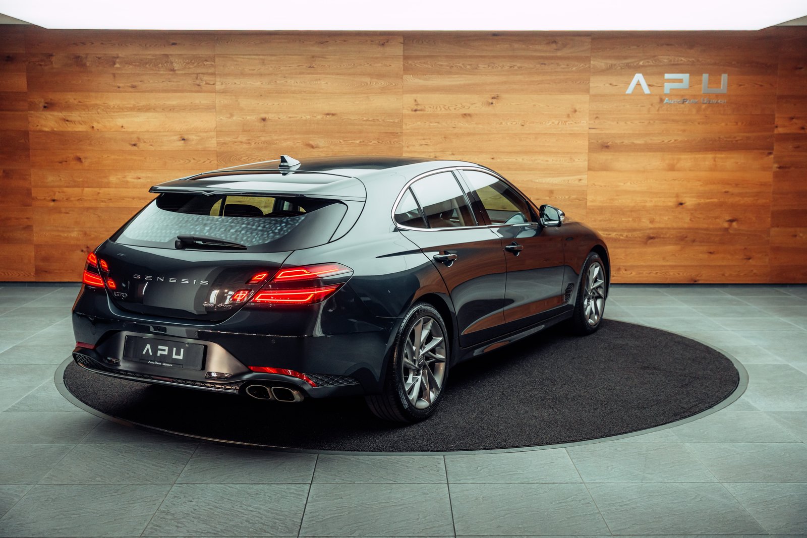 GENESIS G70 Shooting Brake 2.2 CRDI Luxus AT8 AWD, Diesel, Second hand / Used, Automatic - 2