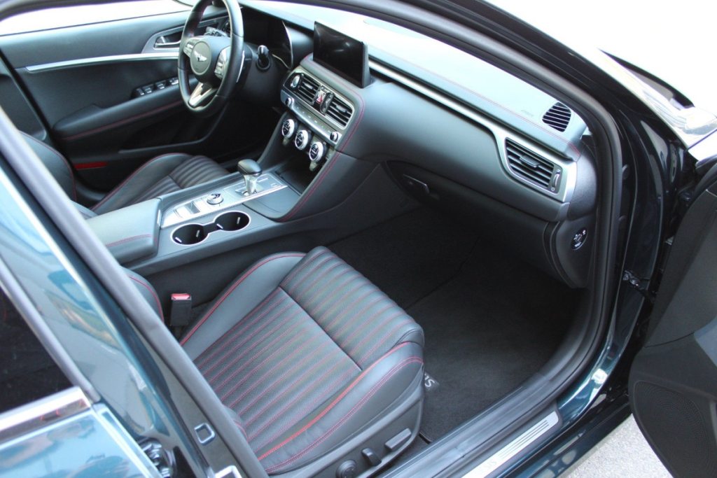 GENESIS G70 2.0 TGDI, Essence, Occasion / Utilisé, Automatique - 6