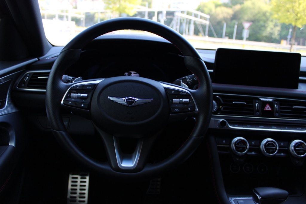 GENESIS G70 2.0 TGDI, Essence, Occasion / Utilisé, Automatique - 7