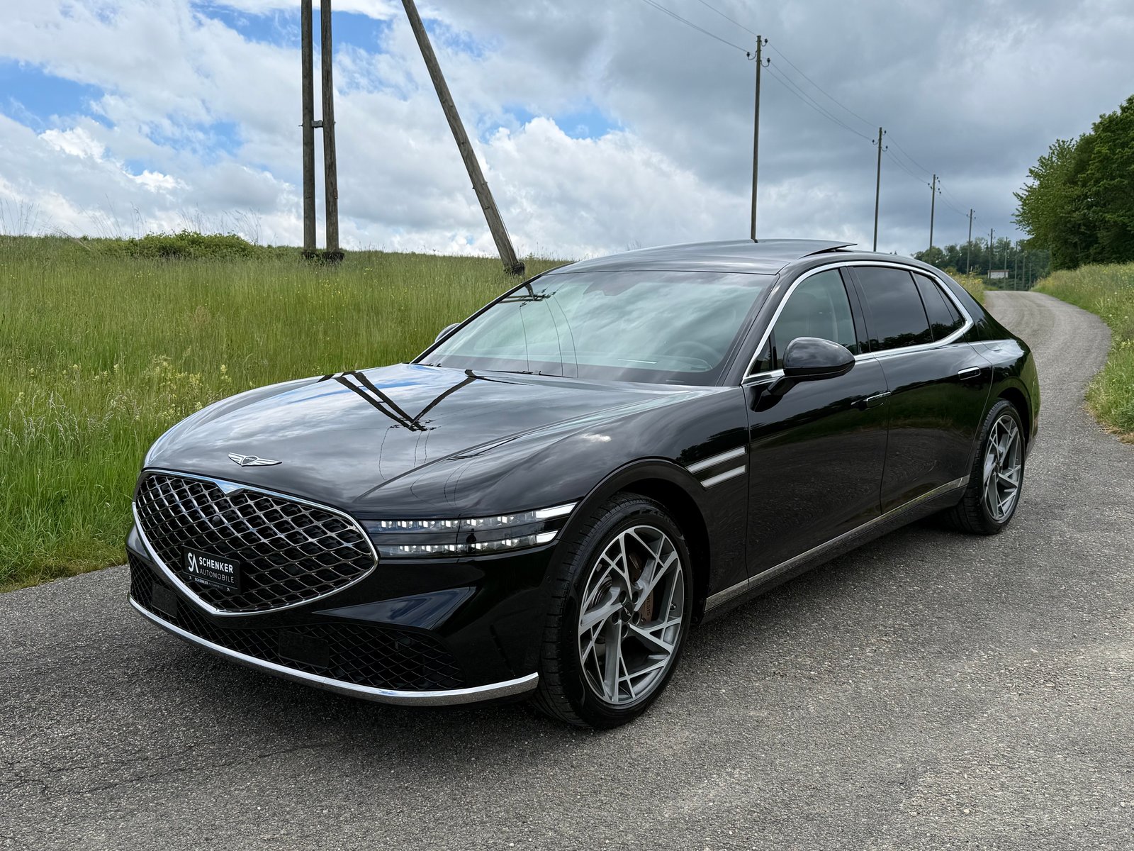 GENESIS G90 3.5T Luxury AWD Neuwertiges Fahrzeug
