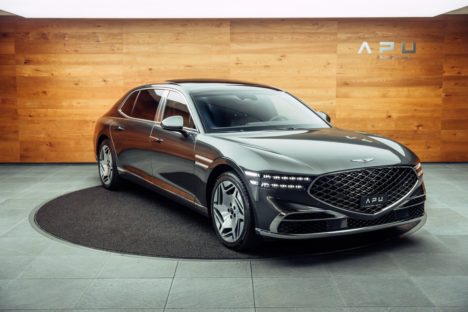GENESIS G90 Luxury Plus LWB AWD