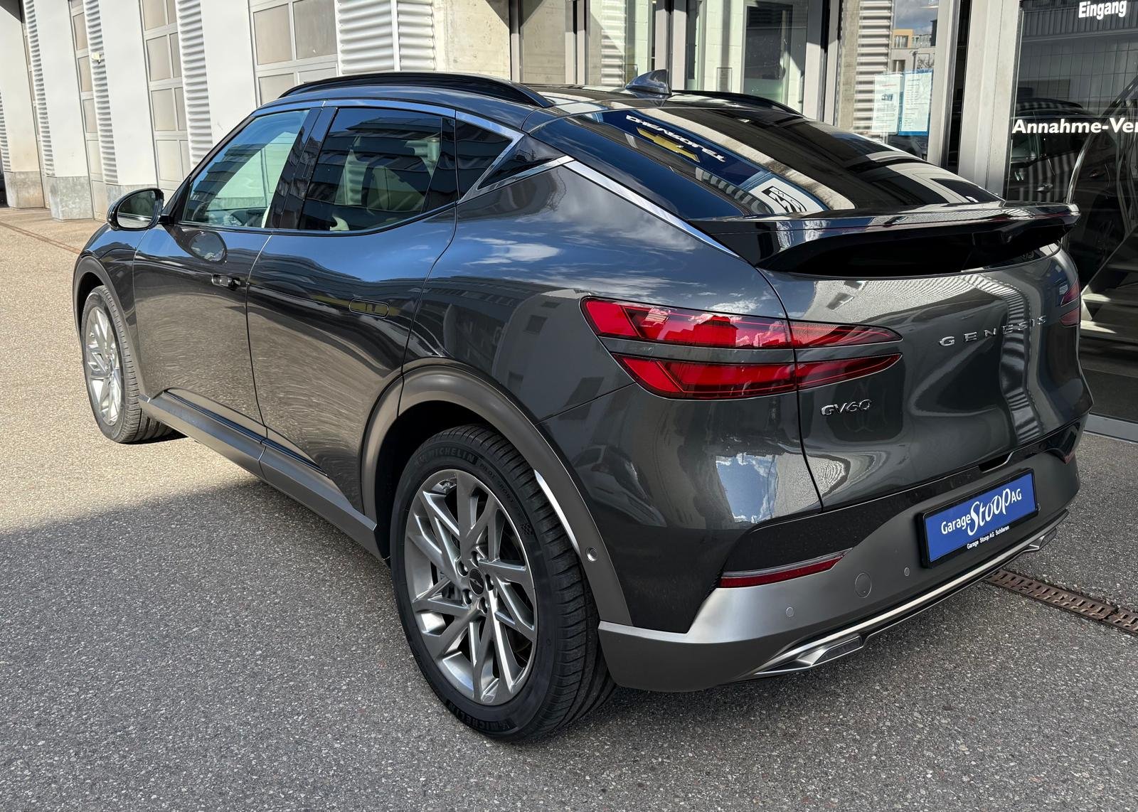 GENESIS GV60 Dual Motor Sport AWD, Electric, Automatic - 3