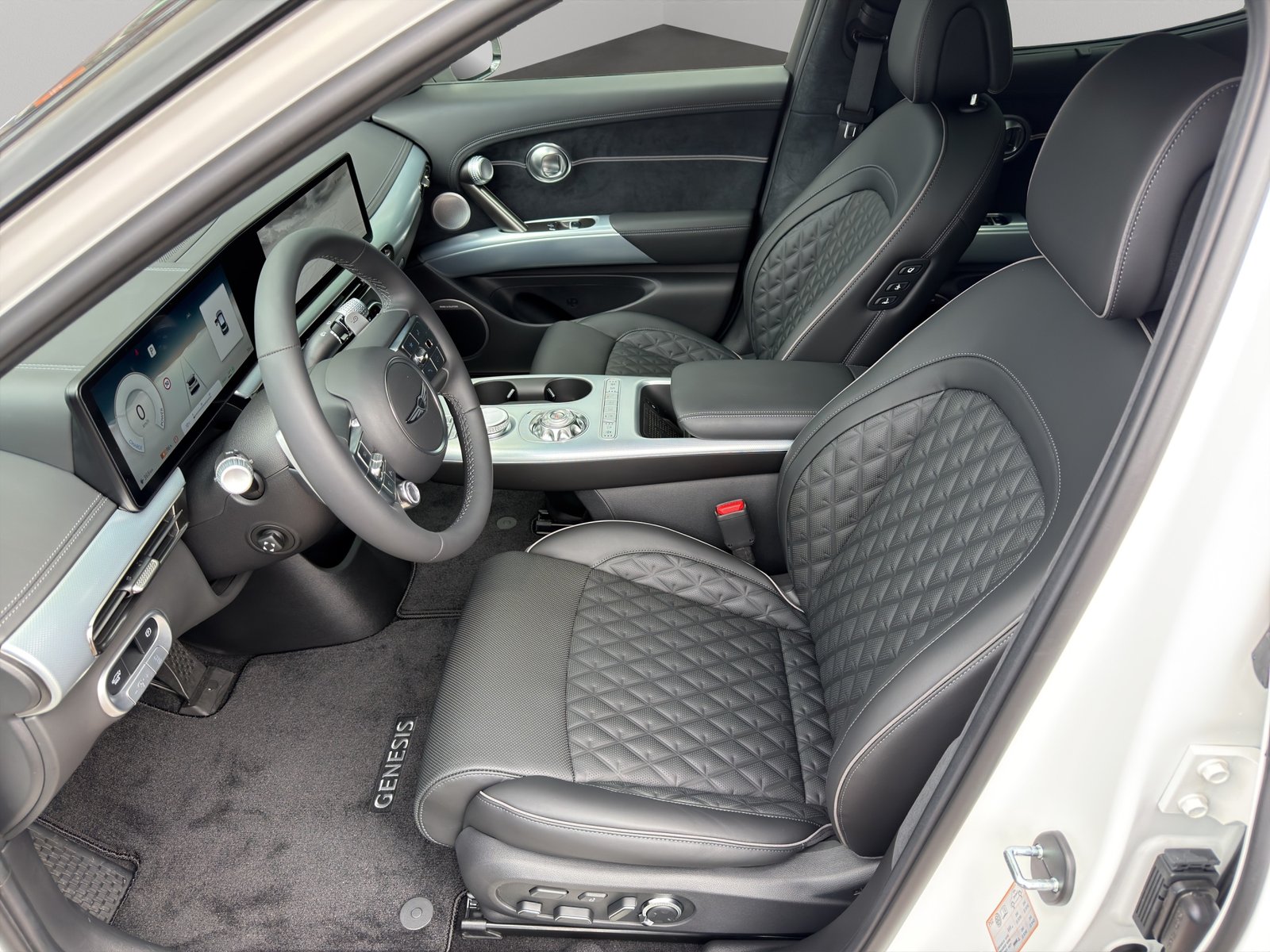 GENESIS GV60 Dual Motor Sport AWD, Electric, New car, Automatic - 7