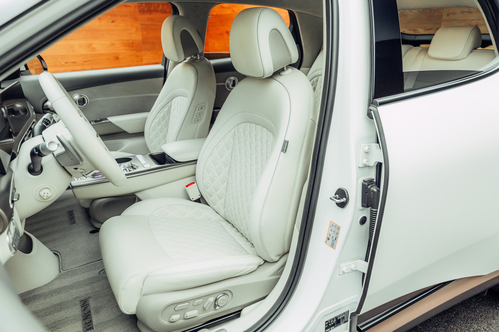 GENESIS GV60 77.4 kWh Sport Plus AWD, Elektro, Occasion / Gebraucht, Automatik - 7