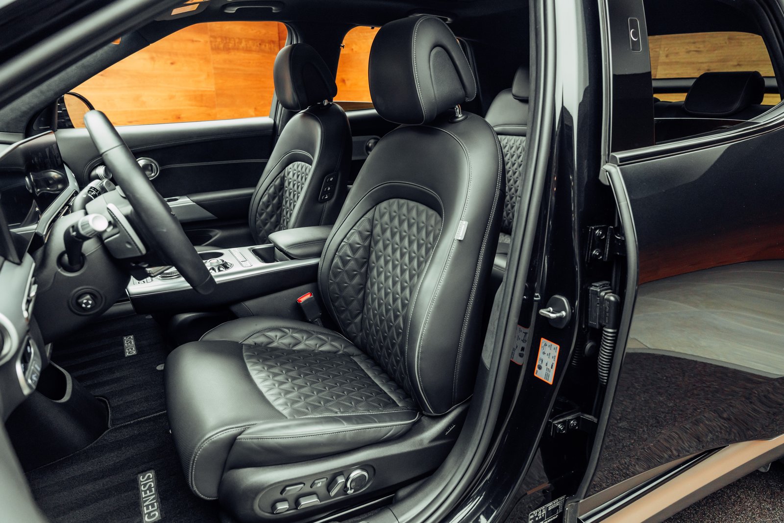 GENESIS GV60 77.4 kWh Sport AWD, Électrique, Occasion / Utilisé, Automatique - 6