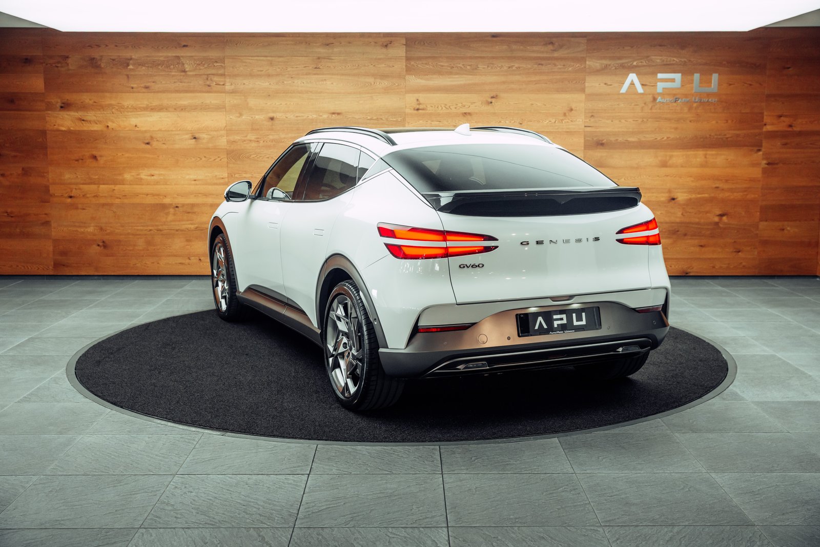 GENESIS GV60 77.4 kWh Sport Plus AWD, Electric, Second hand / Used, Automatic - 3