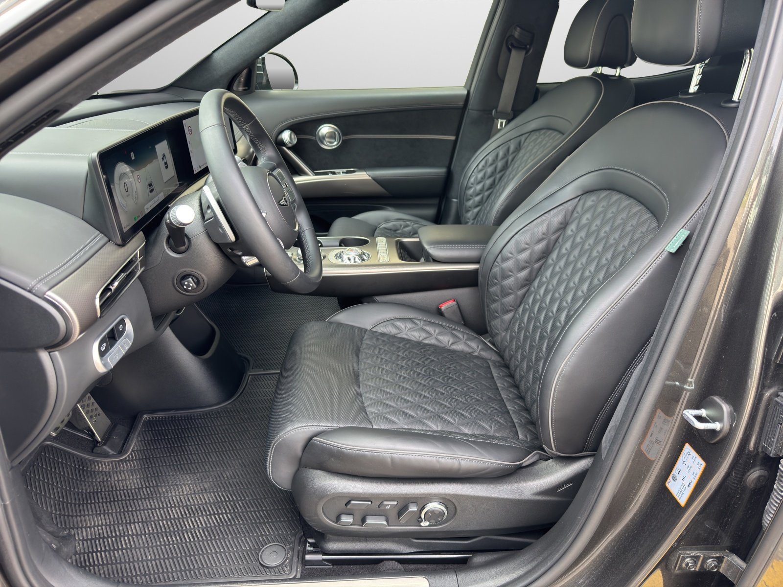 GENESIS GV60 Dual Motor Sport Plus AWD, Électrique, Occasion / Utilisé, Automatique - 6