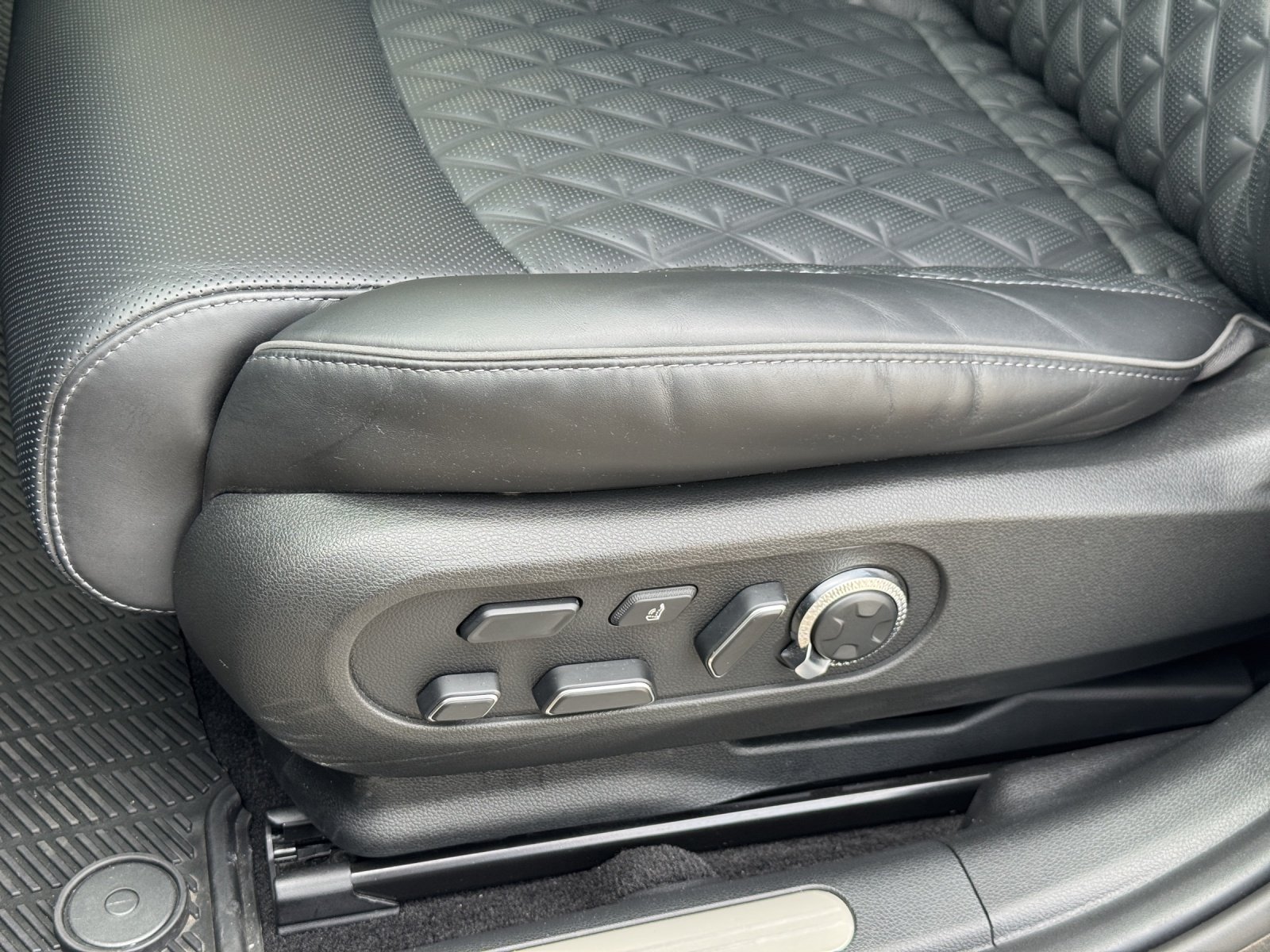 GENESIS GV60 Dual Motor Sport Plus AWD, Électrique, Occasion / Utilisé, Automatique - 7