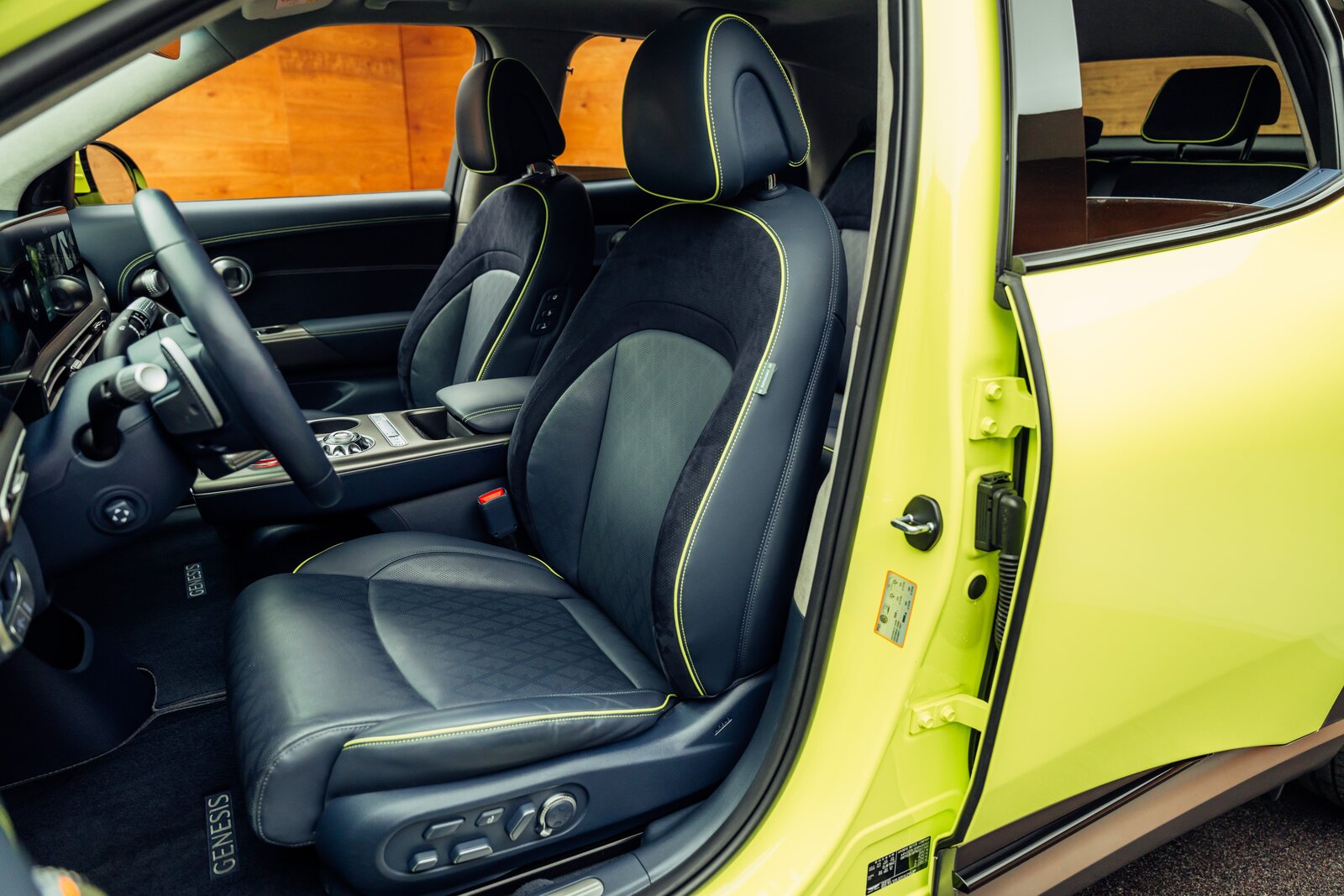 GENESIS GV60 77.4 kWh Sport Plus AWD Sao Paulo Lime, Électrique, Occasion / Utilisé, Automatique - 6