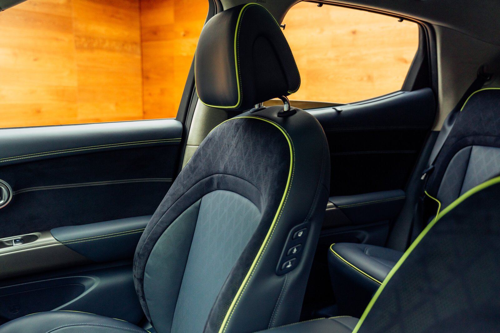 GENESIS GV60 77.4 kWh Sport Plus AWD Sao Paulo Lime, Électrique, Occasion / Utilisé, Automatique - 7