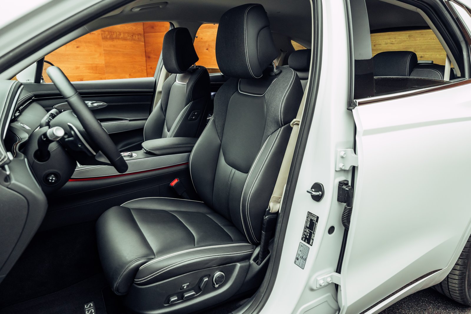 GENESIS GV70 Electrified Sport kWh 77,4 AWD, Elektro, Occasion / Gebraucht, Automatik - 6