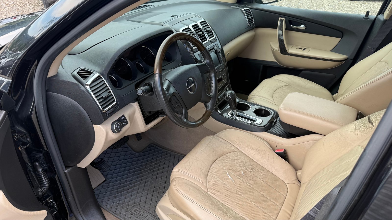 GMC Acadia 3.6 AWD, Petrol, Second hand / Used, Automatic - 2