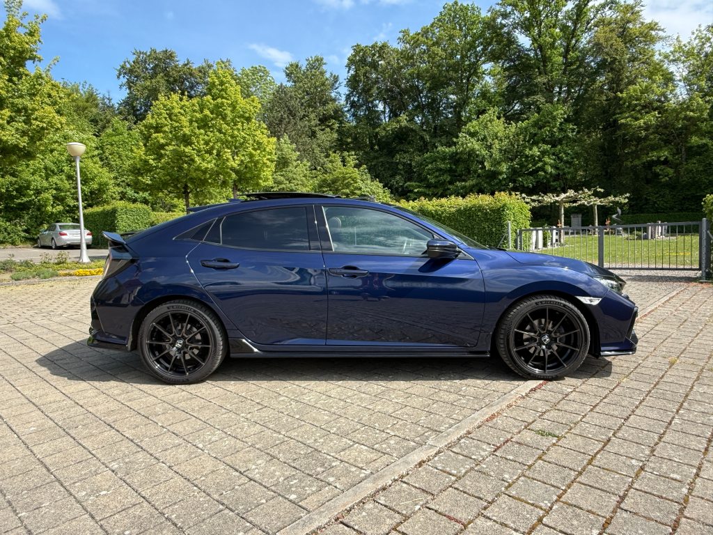 HONDA CIVIC 1.0 VTEC T Executive Sport Line, Petrol, Second hand / Used, Automatic - 2