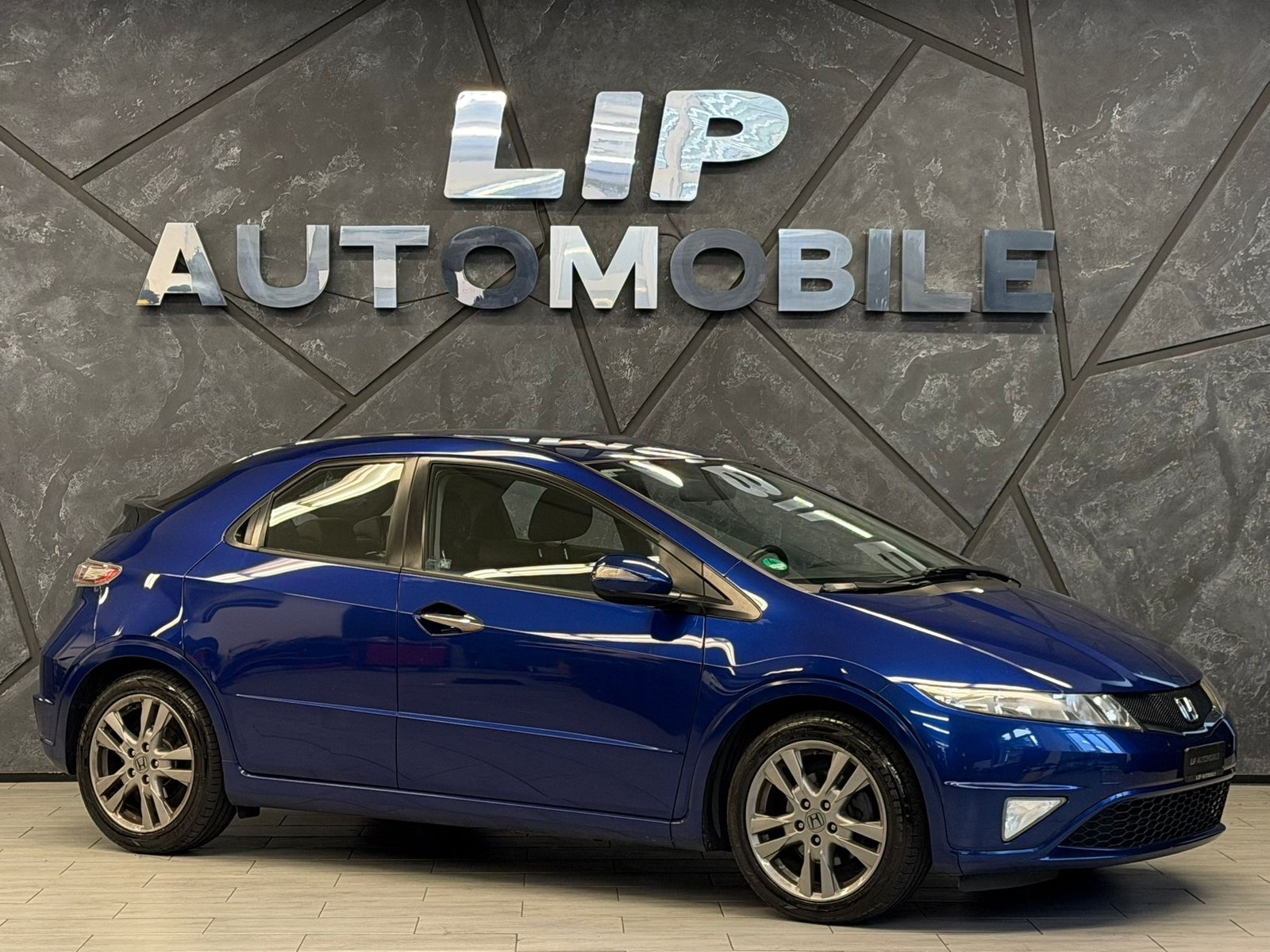 HONDA Civic 1.8i Evolution Automatic, Essence, Occasion / Utilisé, Automatique - 3