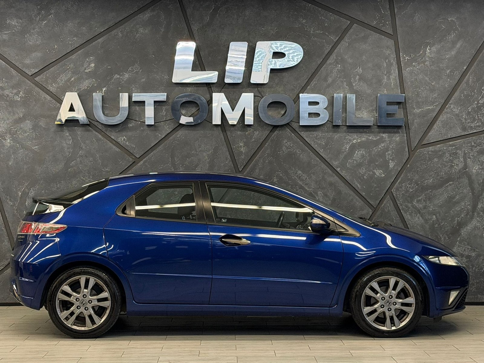 HONDA Civic 1.8i Evolution Automatic, Essence, Occasion / Utilisé, Automatique - 4