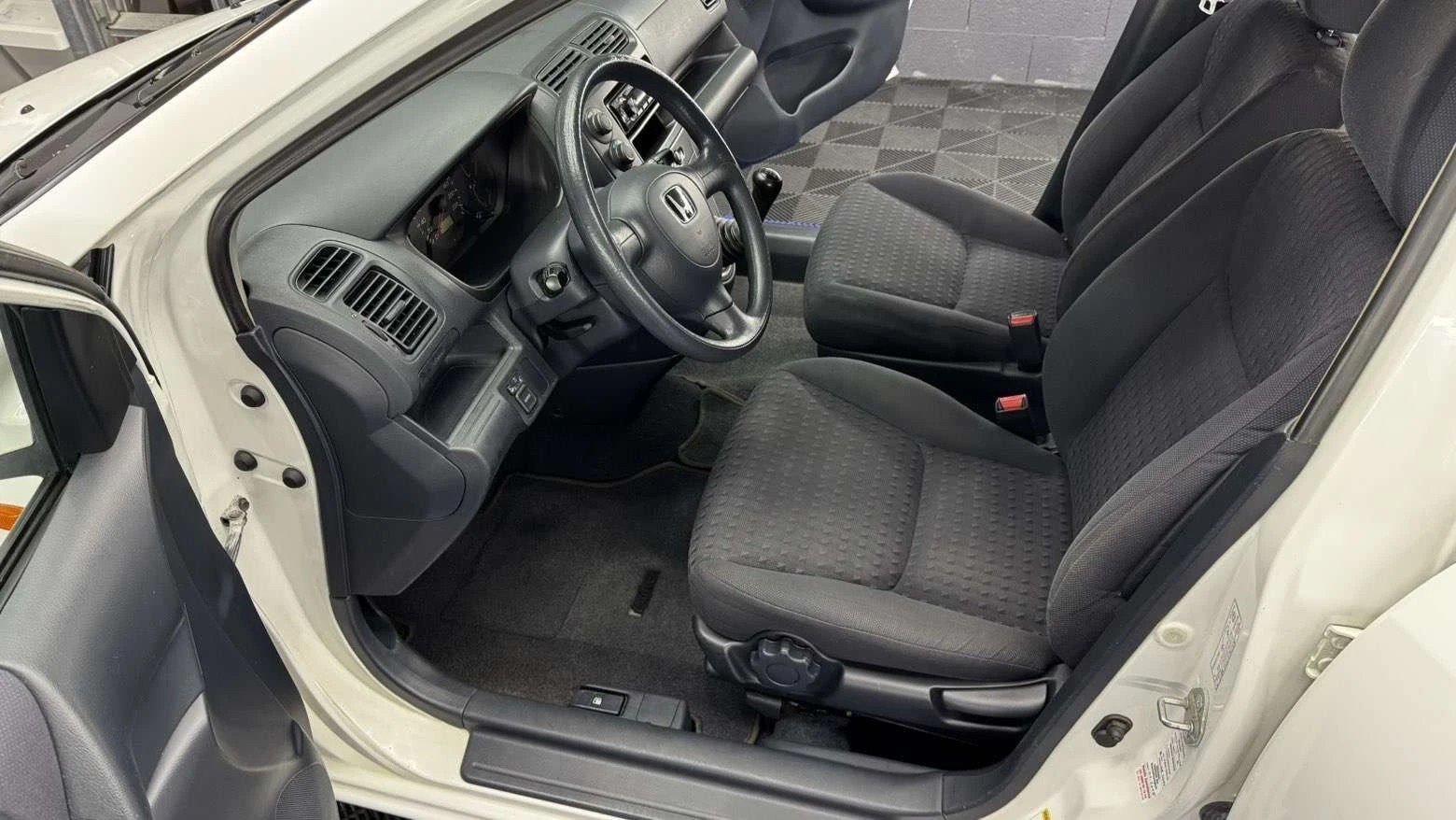 HONDA Civic 1.6i ES, Essence, Occasion / Utilisé, Manuelle - 7