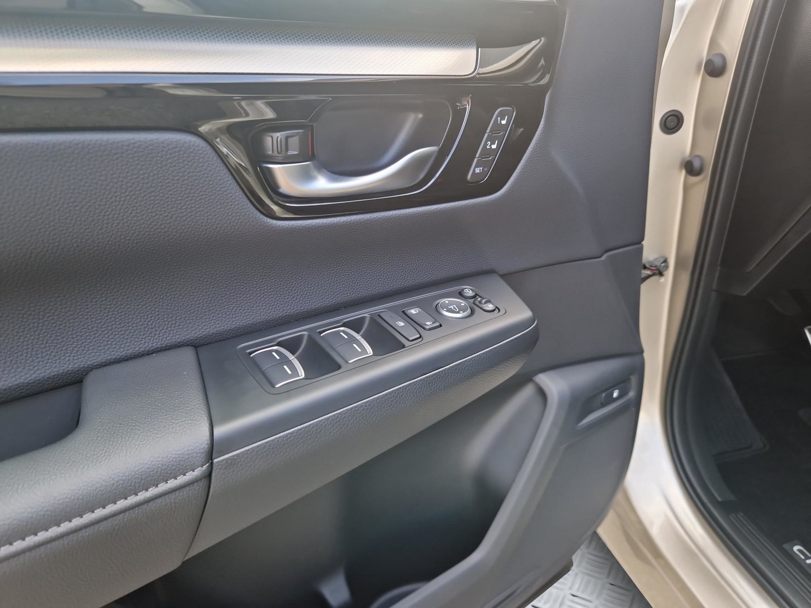 HONDA CR-V 2.0 i-MMD Plug-in Hybrid Advance Tech 2WD, Hybride Rechargeable Essence/Électricité, Occasion / Utilisé, Automatique - 7
