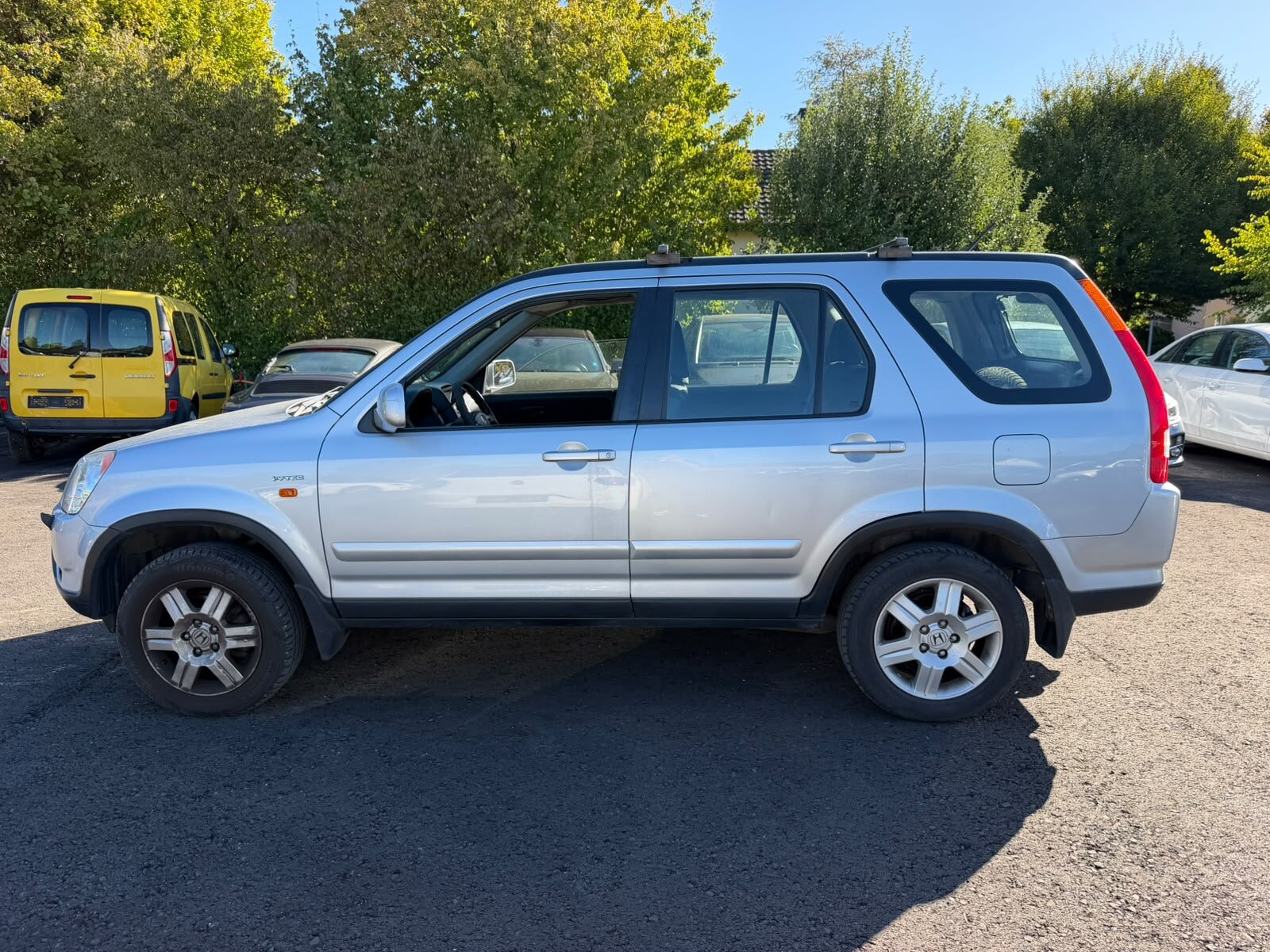 HONDA CR-V 2.0 4WD LS, Petrol, Second hand / Used, Automatic - 2