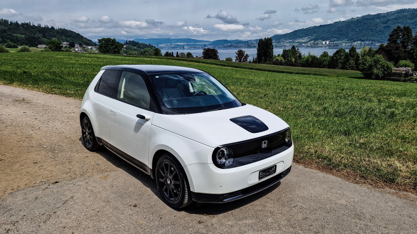 HONDA e