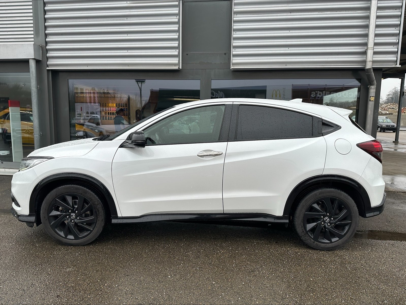 HONDA HR-V 1.5i-VTEC Turbo CVT, Petrol, Second hand / Used, Automatic - 2
