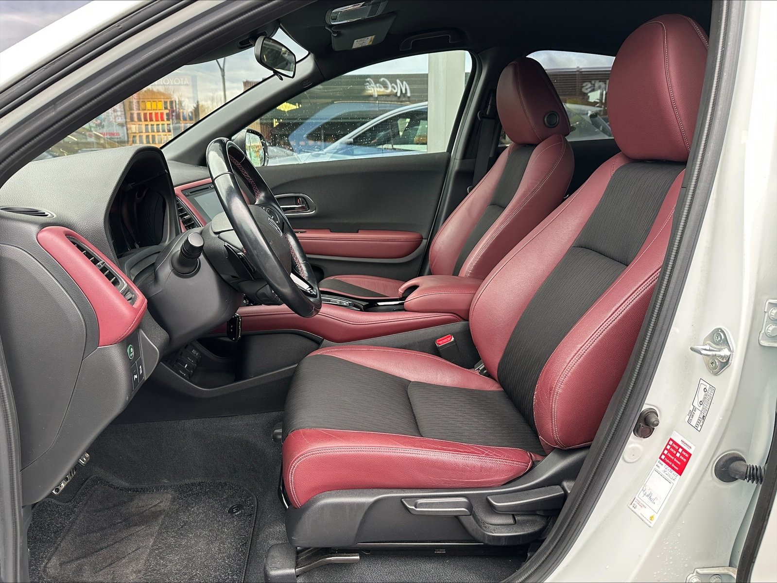 HONDA HR-V 1.5i-VTEC Turbo CVT, Petrol, Second hand / Used, Automatic - 4