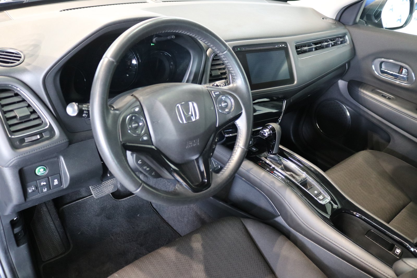 HONDA HR-V 1.5i-VTEC Elegance CVT, Petrol, Second hand / Used, Automatic - 2