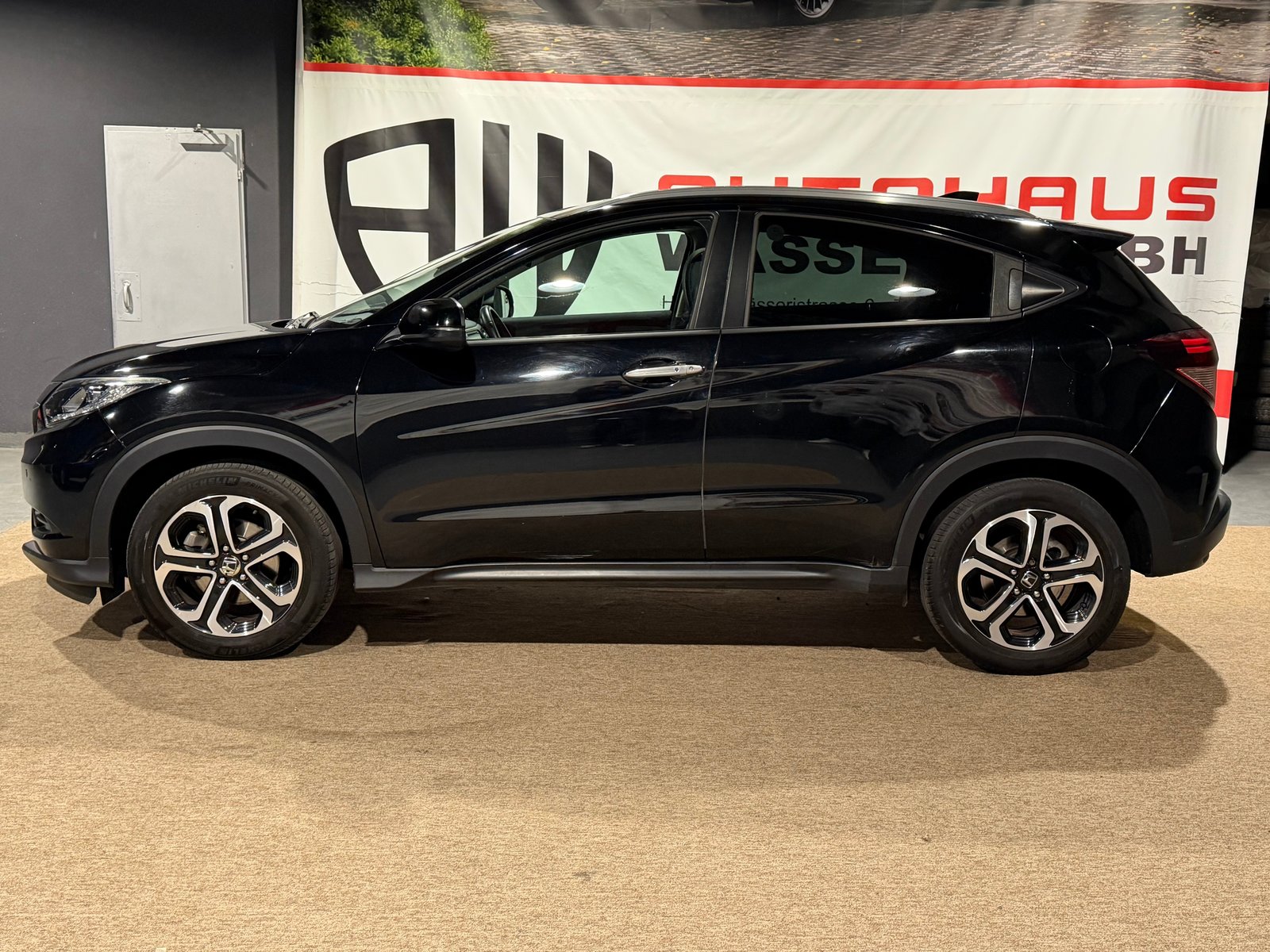 HONDA HR-V 1.5i-VTEC Executive CVT, Petrol, Second hand / Used, Automatic - 6