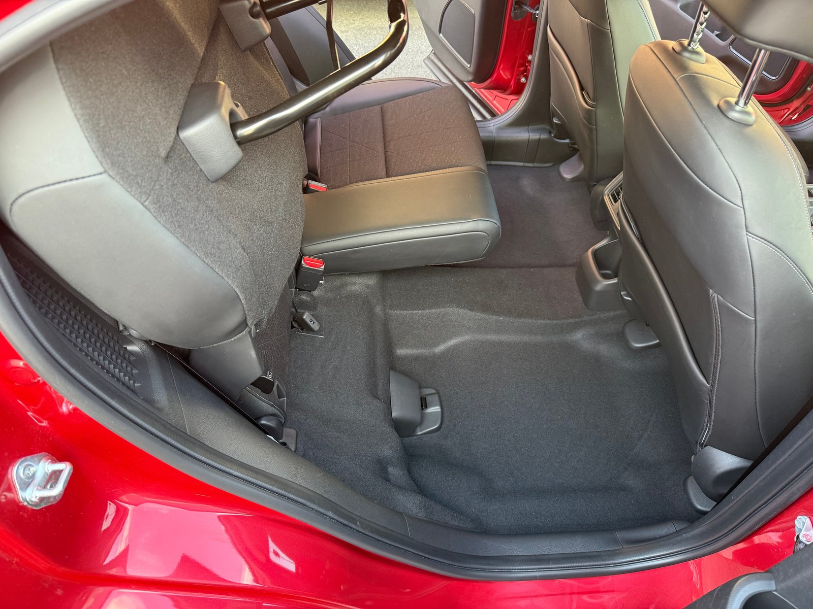 HONDA HR-V 1.5i-MMD Advance CVT, Voll-Hybrid Benzin/Elektro, Occasion / Gebraucht, Automatik - 6