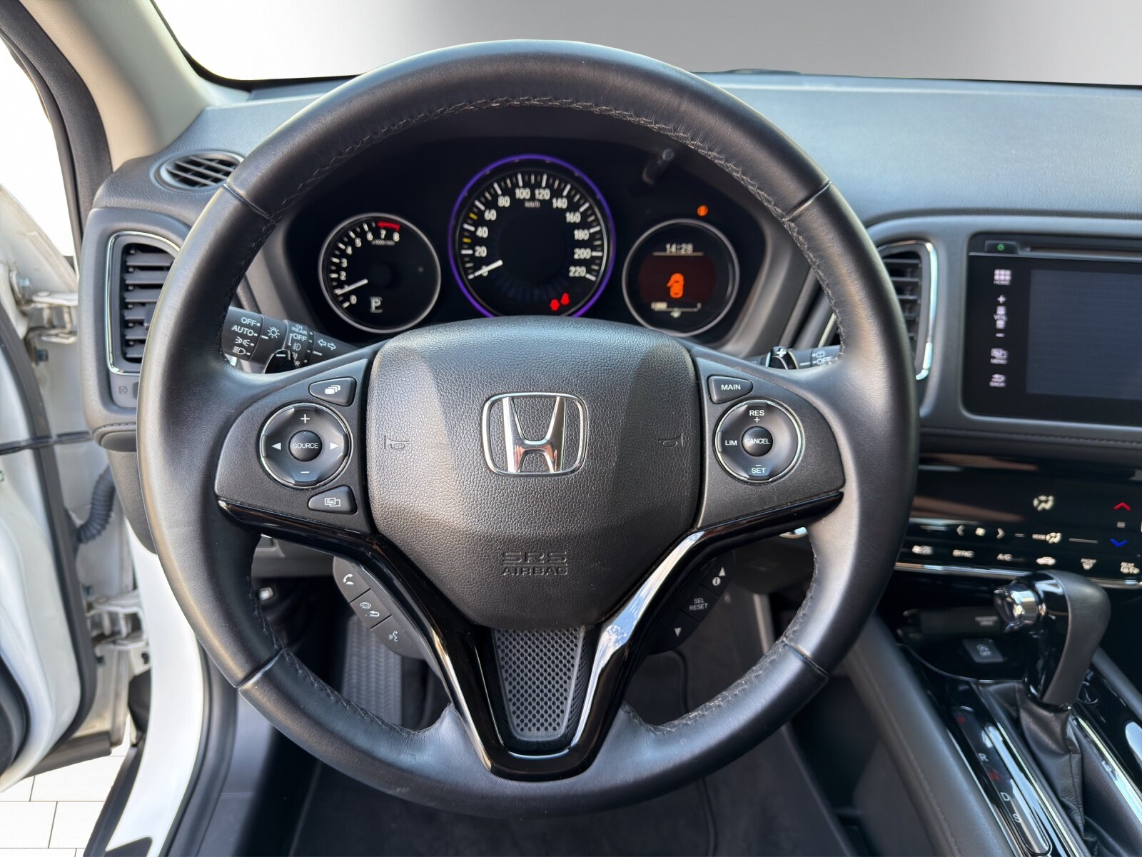 HONDA HR-V 1.5i-VTEC Executive, Benzin, Occasion / Gebraucht, Automatik - 7