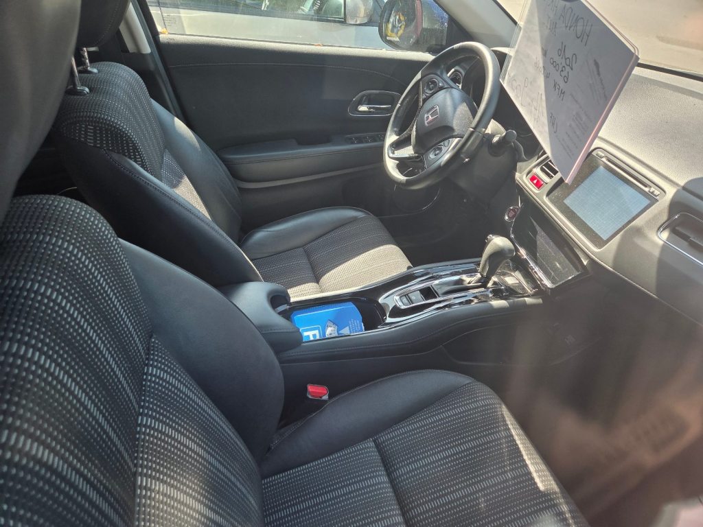 HONDA HR-V 1.5i-VTEC Elegance, Benzin, Occasion / Gebraucht, Automatik - 3