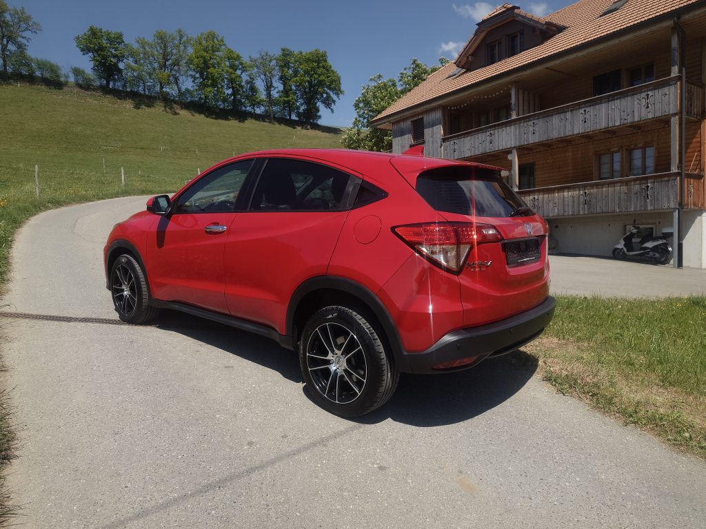 HONDA HR-V 1.5i-VTEC Comfort, Essence, Occasion / Utilisé, Manuelle - 2