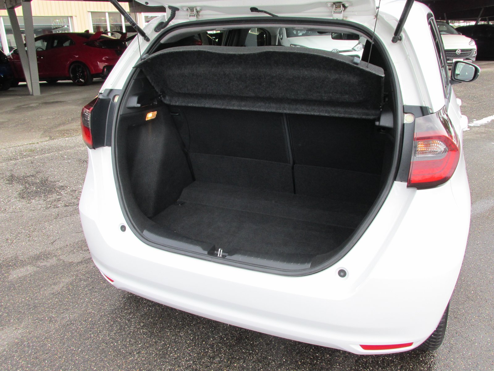 HONDA Jazz 1.5i-MMD Comfort E-CVT, Hybride Intégral Essence/Électricité, Occasion / Utilisé, Automatique - 7