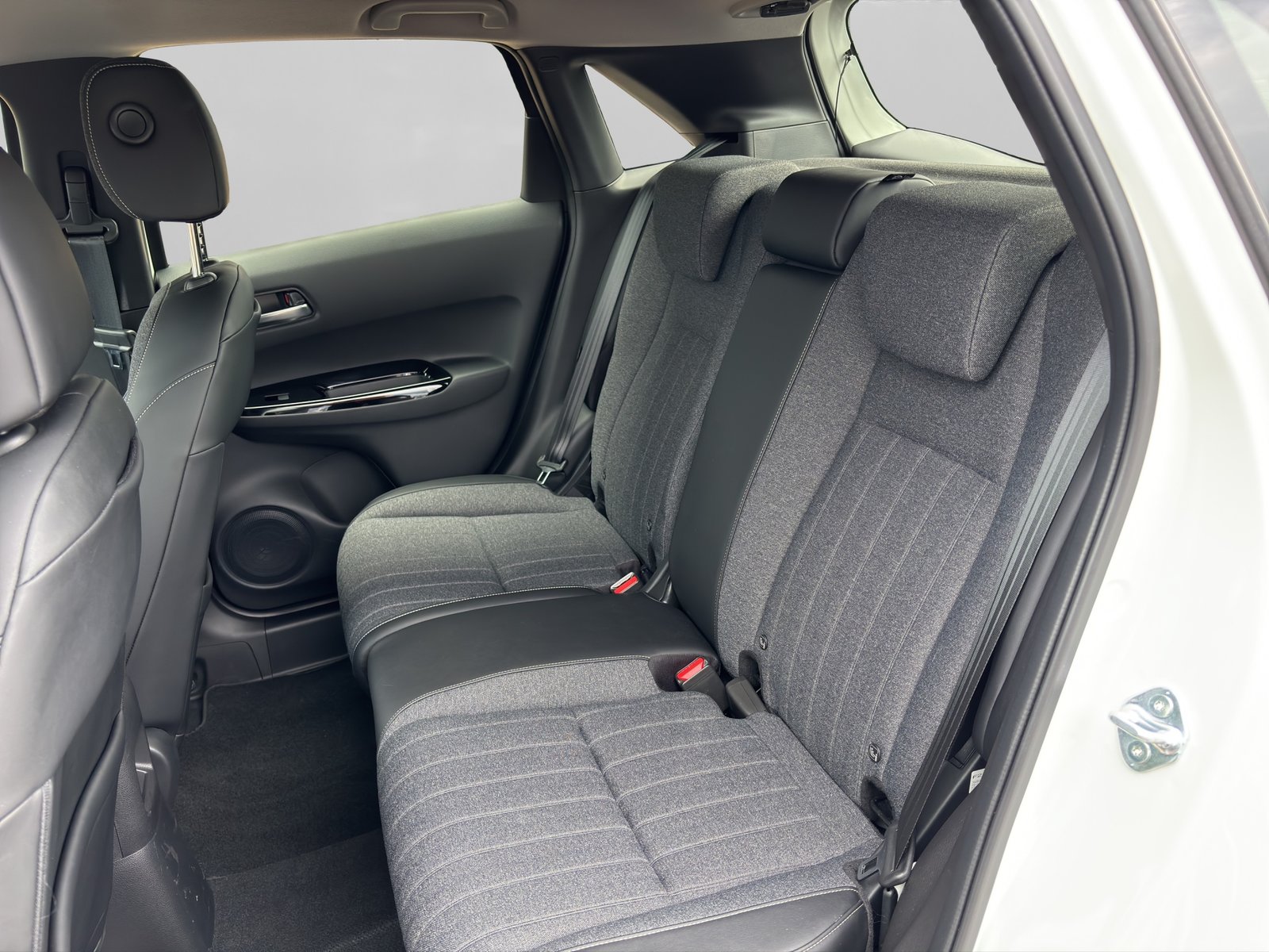HONDA Jazz 1.5i-MMD Elegance E-CVT, Voll-Hybrid Benzin/Elektro, Occasion / Gebraucht, Automatik - 6