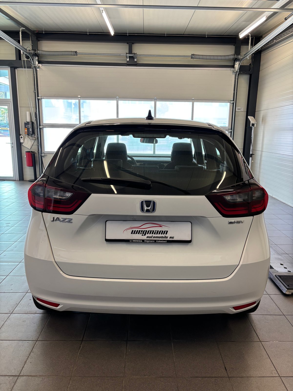 HONDA Jazz 1.5i-MMD Comfort E-CVT, Full-Hybrid Petrol/Electric, Second hand / Used, Automatic - 5