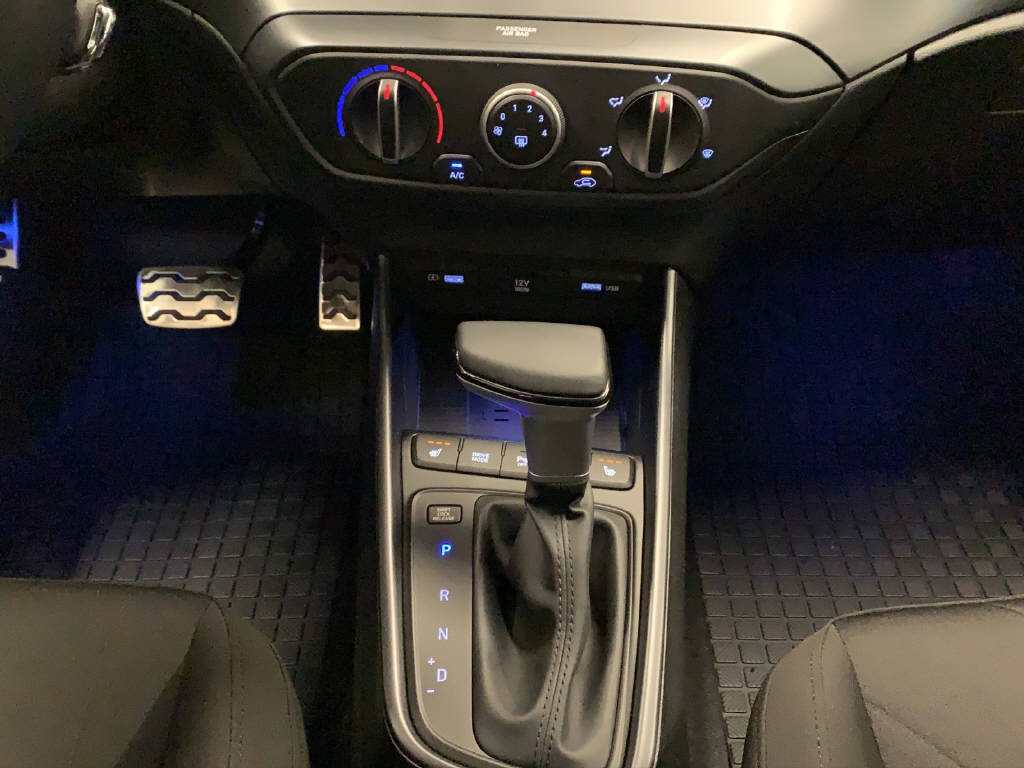 HYUNDAI Bayon 1.0 T-GDi 120 Amplia, Mild-Hybrid Benzin/Elektro, Occasion / Gebraucht, Automatik - 7