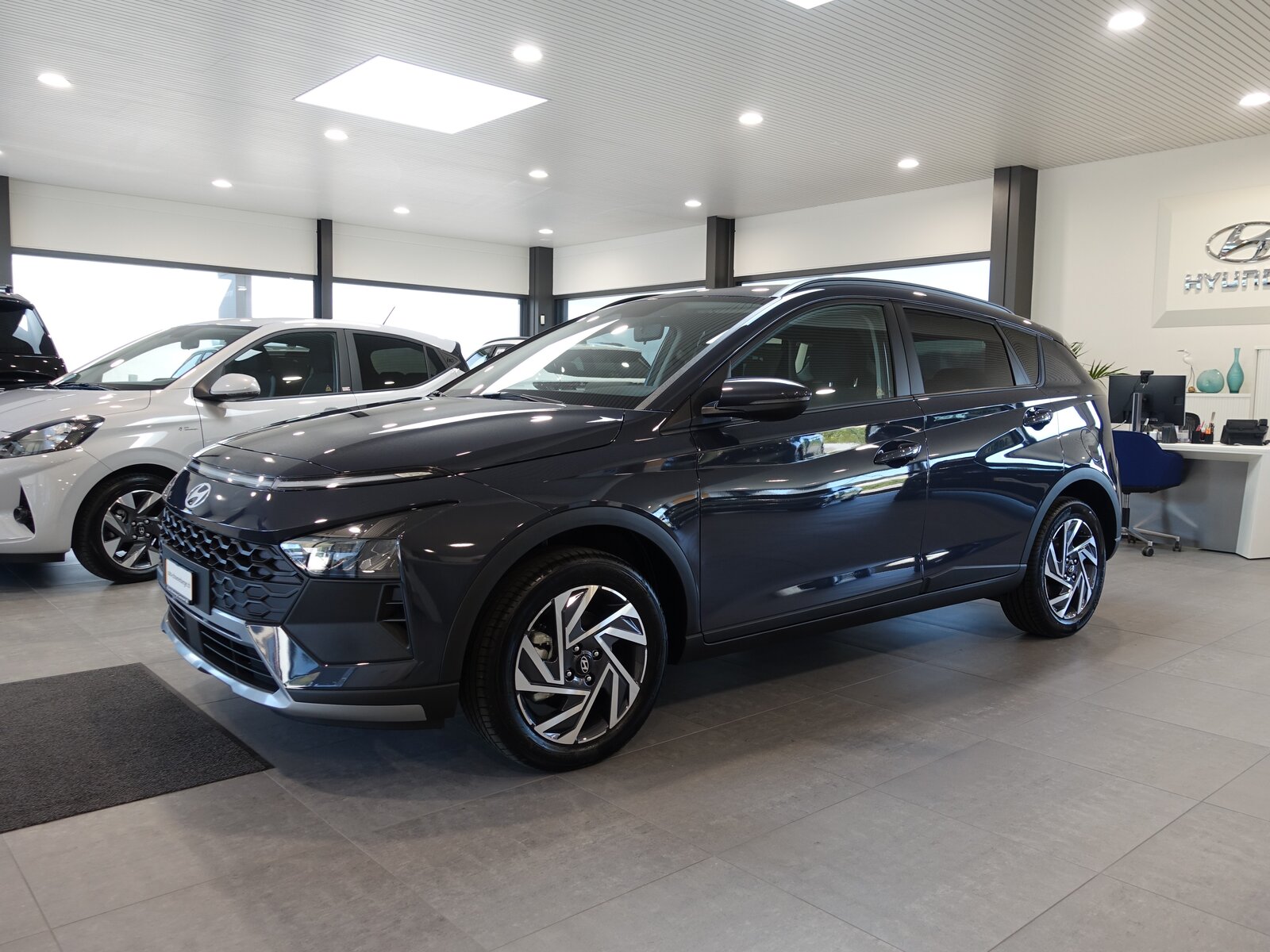 HYUNDAI Bayon 1.0 T-GDi Amplia DCT inkl. 4 Aluwinterräder Safe Tec