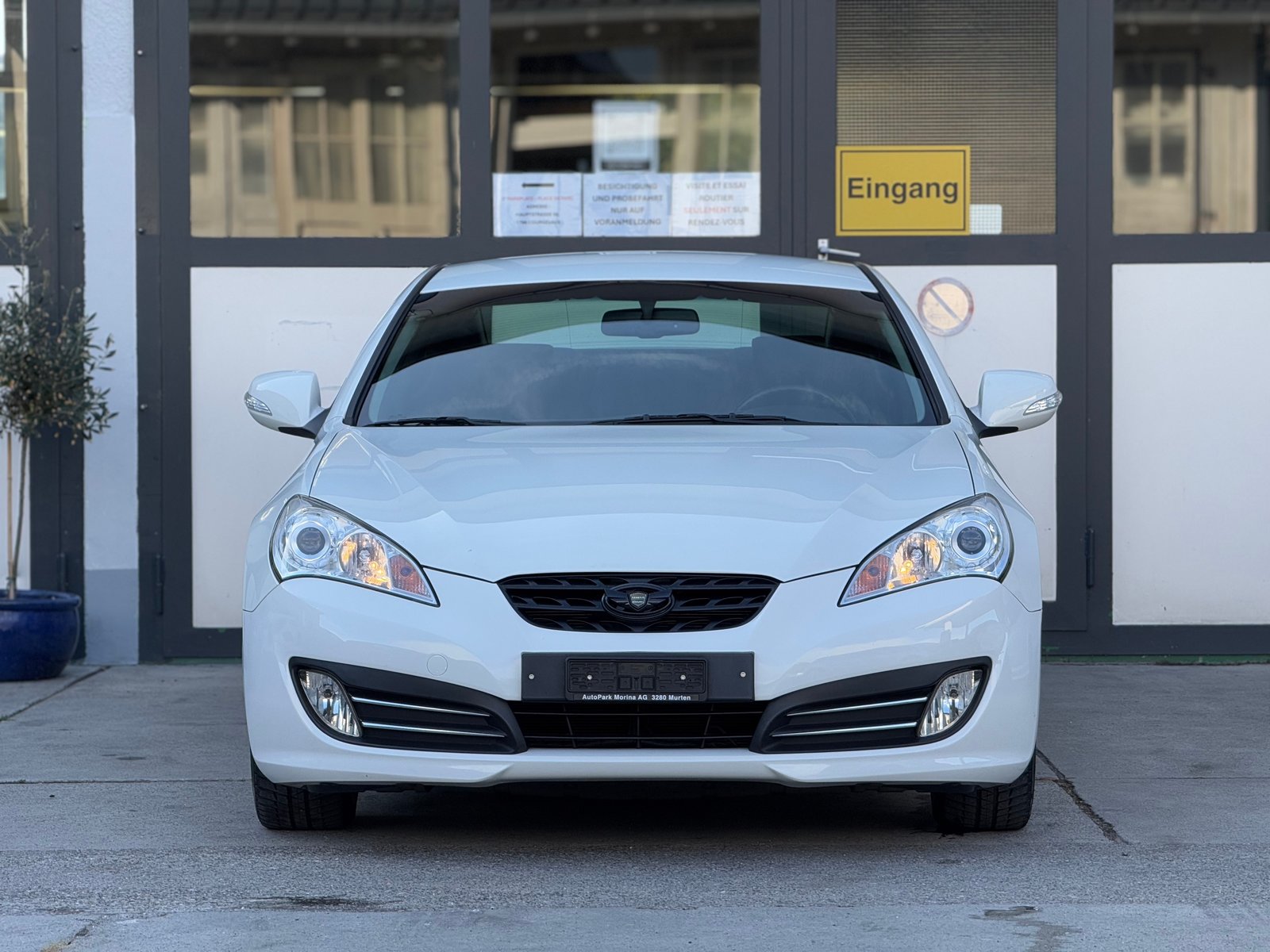HYUNDAI Genesis 3.8 V6 Automatic, Benzin, Occasion / Gebraucht, Automat - 3