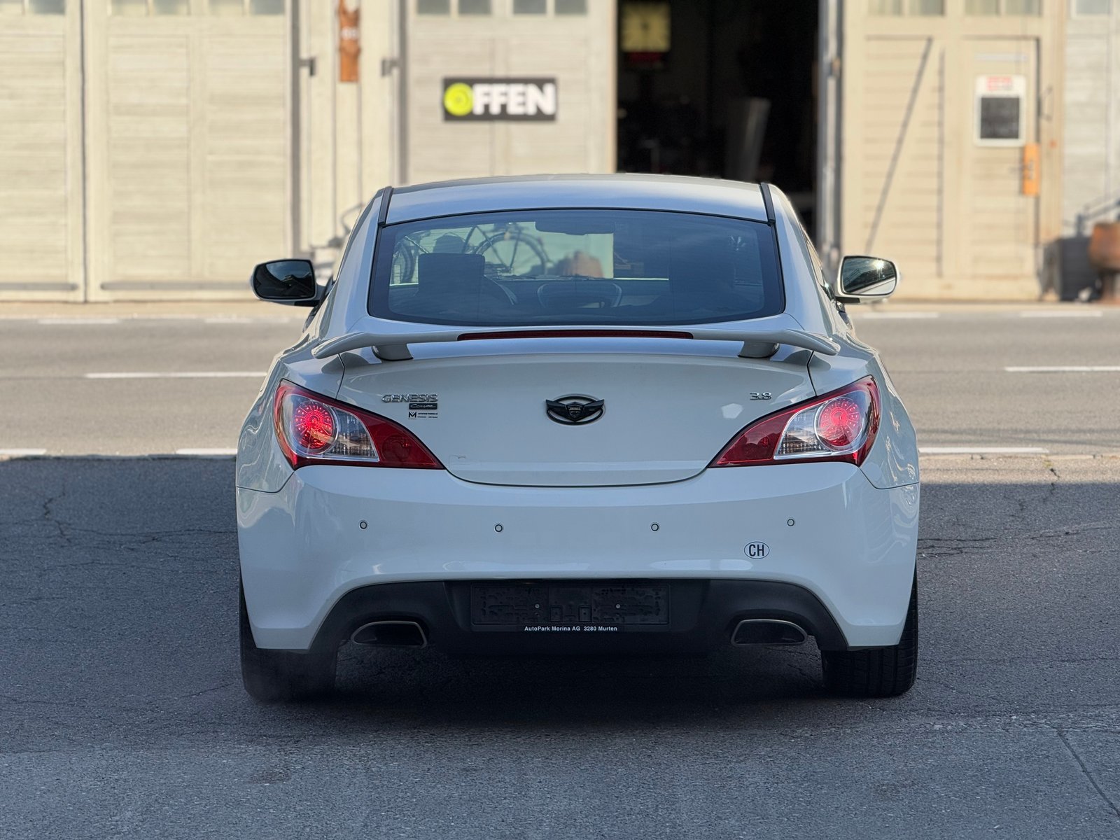 HYUNDAI Genesis 3.8 V6 Automatic, Benzin, Occasion / Gebraucht, Automat - 6