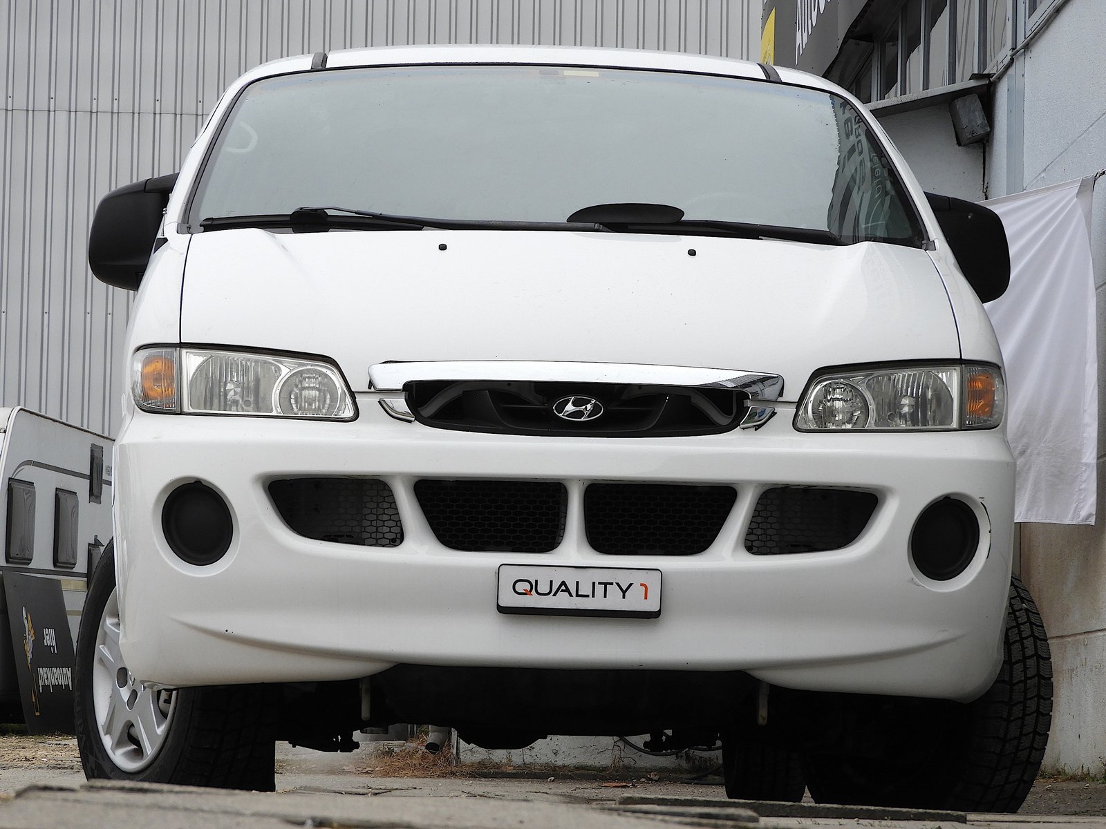 HYUNDAI H-1 2.4 3Van I CH FZ I 3 Erwachsene Plätze I 17 Kin, Benzin, Occasion / Gebraucht, Handschaltung - 3