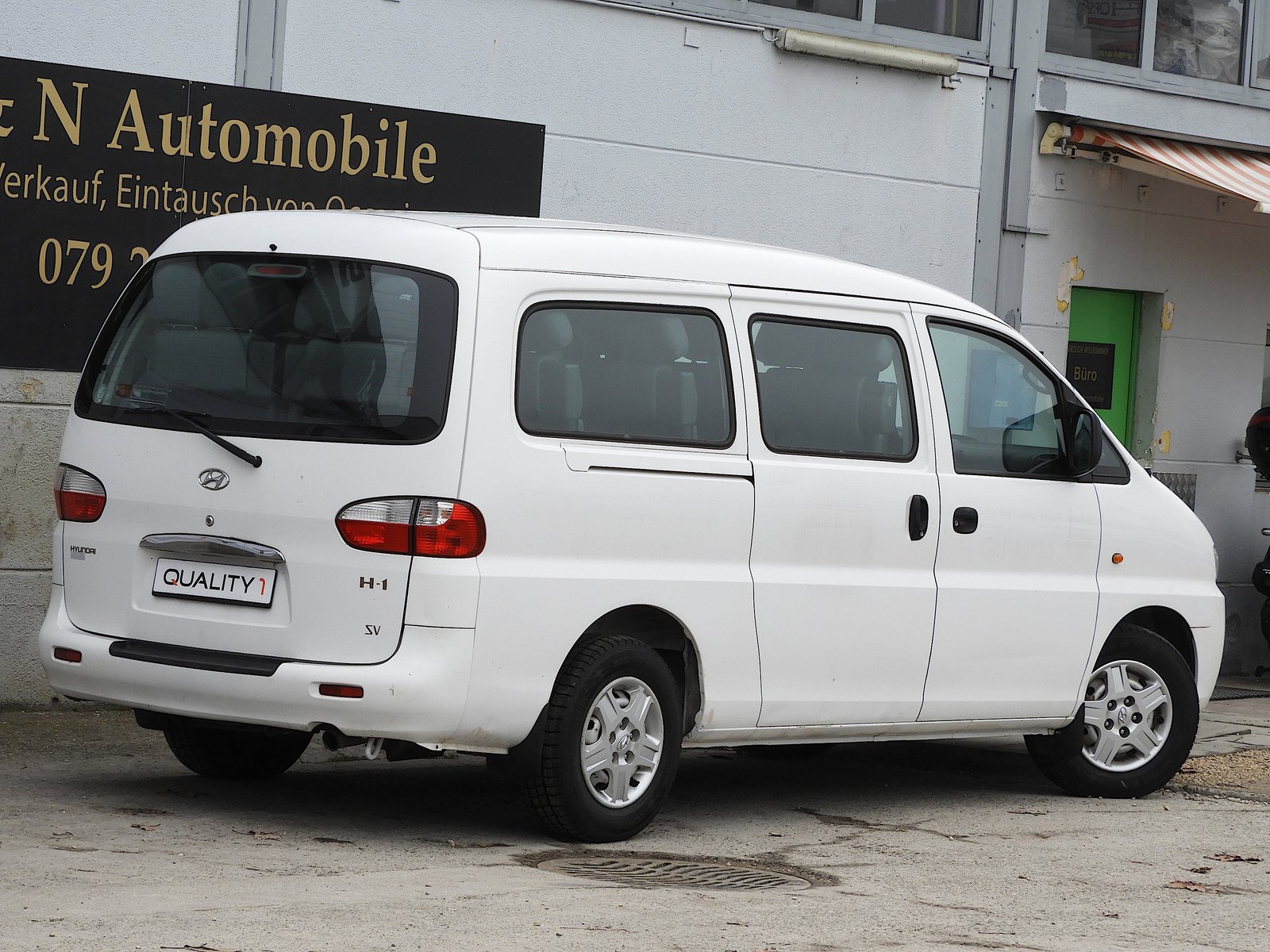 HYUNDAI H-1 2.4 3Van I CH FZ I 3 Erwachsene Plätze I 17 Kin, Benzin, Occasion / Gebraucht, Handschaltung - 5