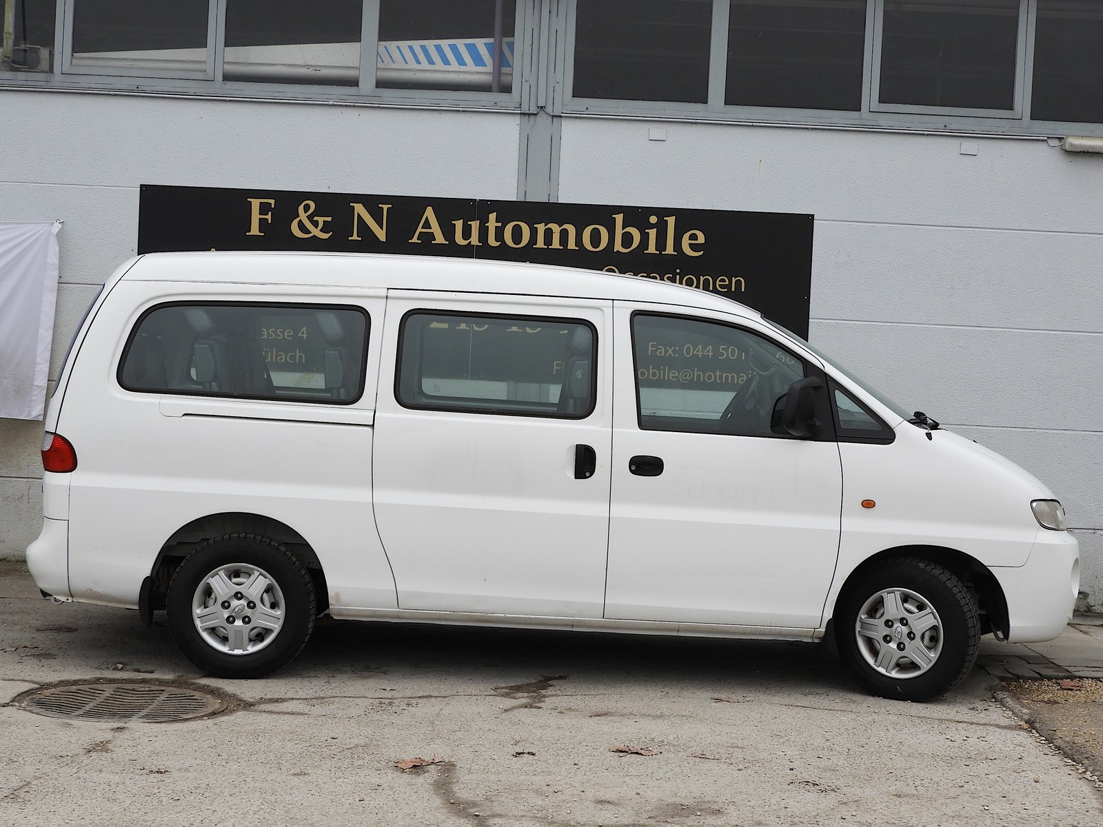 HYUNDAI H-1 2.4 3Van I CH FZ I 3 Erwachsene Plätze I 17 Kin, Benzin, Occasion / Gebraucht, Handschaltung - 6