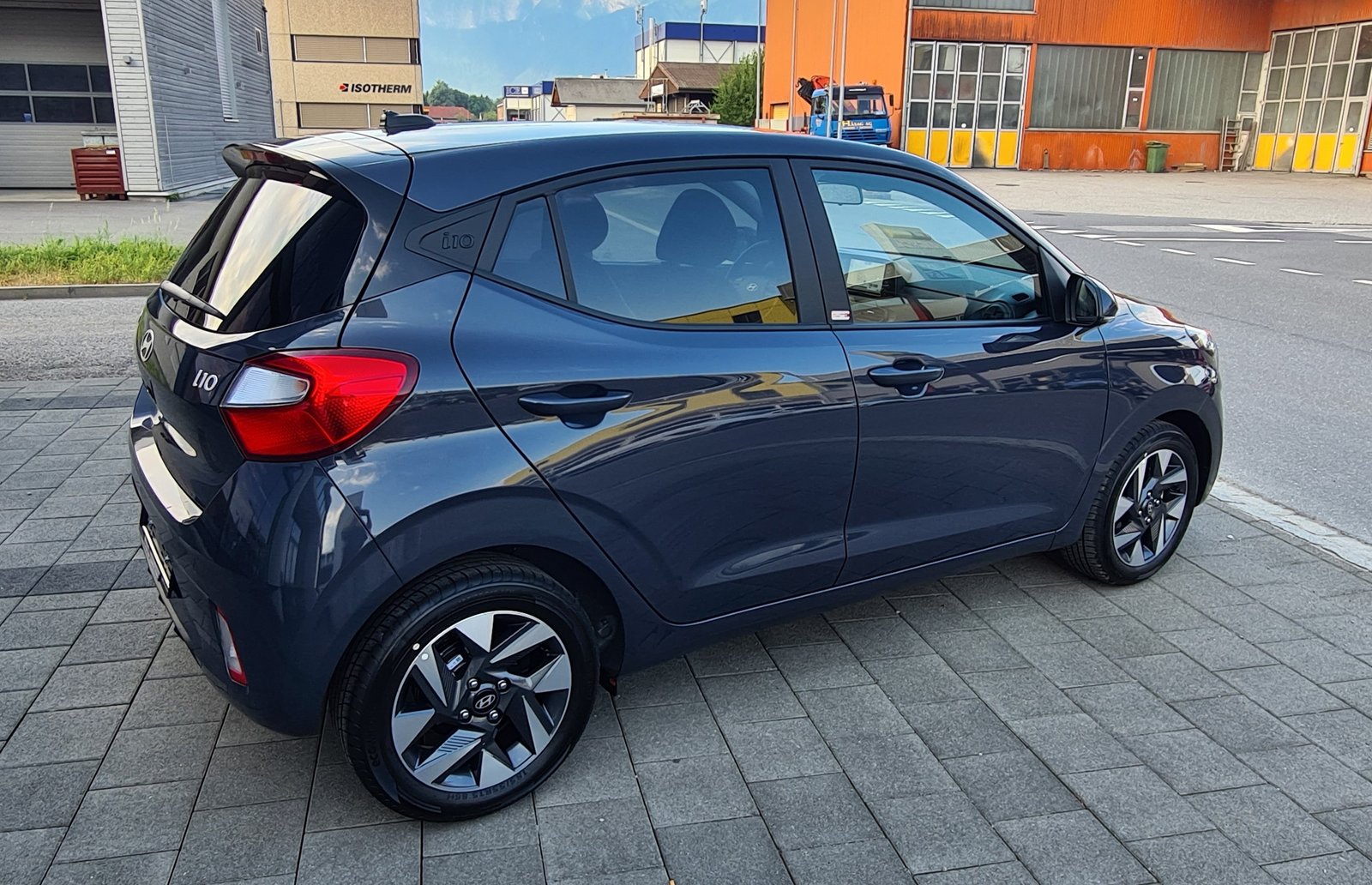 HYUNDAI i10 1.2 Amplia Aut., Benzin, Neuwagen, Automatik - 4