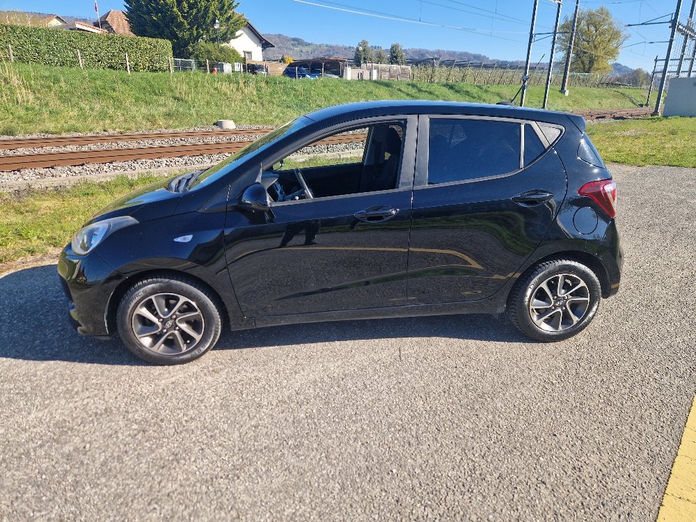 HYUNDAI i10 1.2 Amplia Automatic, Essence, Occasion / Utilisé, Automatique - 2